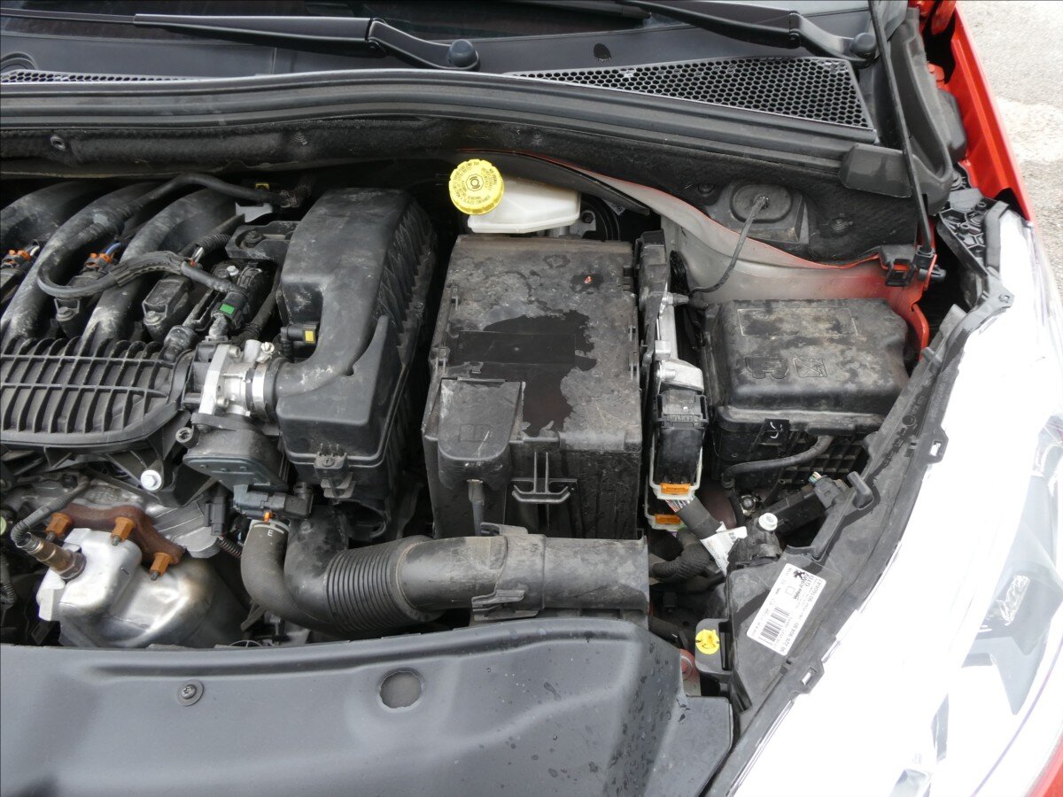 Peugeot 208 Hatchback 1,2 l 61 kw