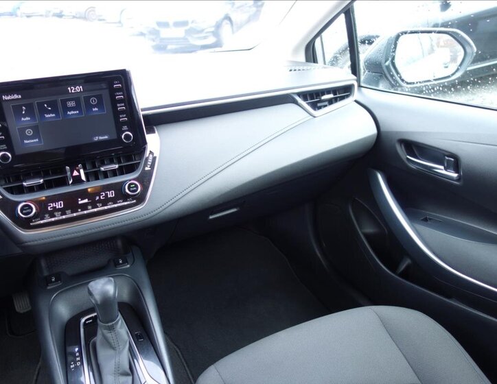 Toyota Corolla Sedan / Limuzína 1,6 l 97 kw