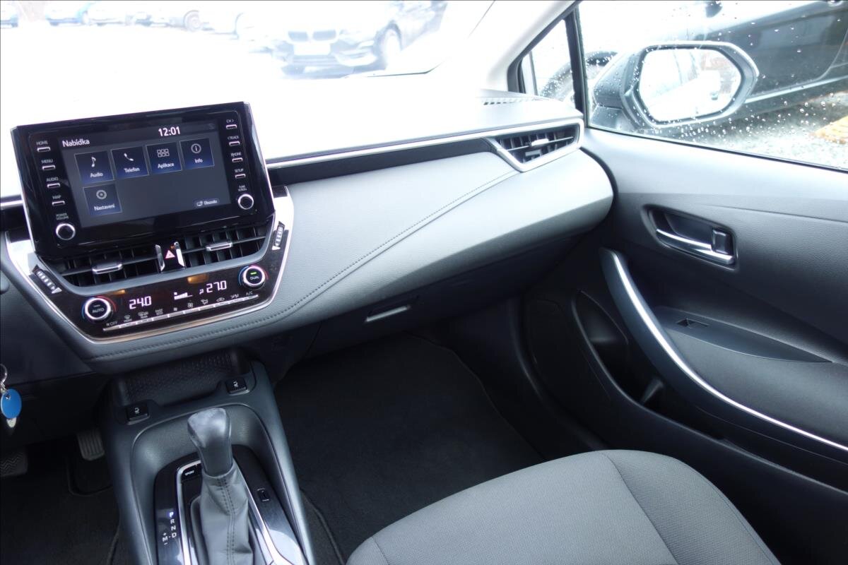 Toyota Corolla Sedan / Limuzína 1,6 l 97 kw