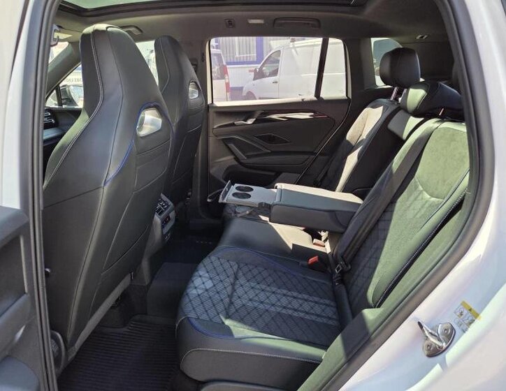 Volkswagen Tiguan SUV / Terénní 2,0 l 195 kw