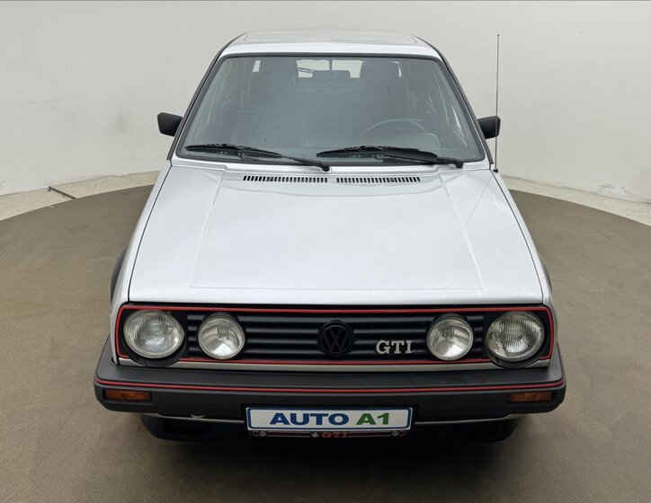 Volkswagen Golf Sedan / Limuzína 1,8 l 79 kw