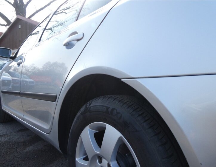 Škoda Octavia Sedan / Limuzína 1,6 l 85 kw