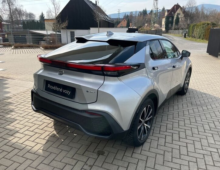 Toyota C-HR SUV / Terénní 2,0 l 112 kw
