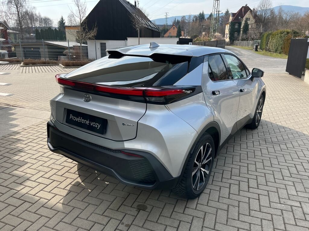 Toyota C-HR SUV / Terénní 2,0 l 112 kw
