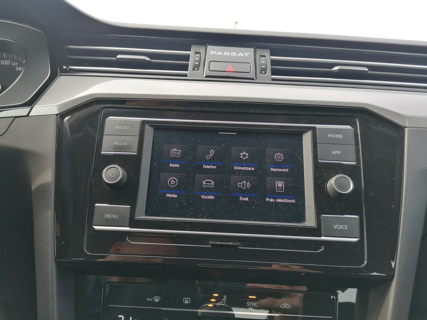 Volkswagen Passat Sedan / Limuzína 1,5 l 110 kw