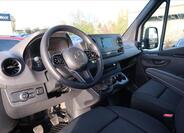 Mercedes-Benz Sprinter 9