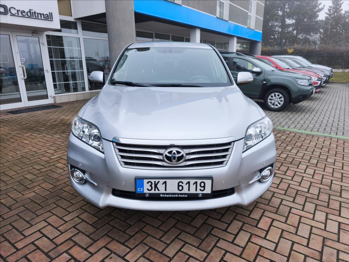 Toyota RAV4 Kombi 2,0 l 116 kw