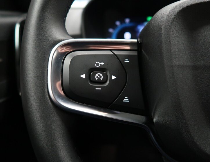 Volvo XC40 SUV 2,0 l 120 kw