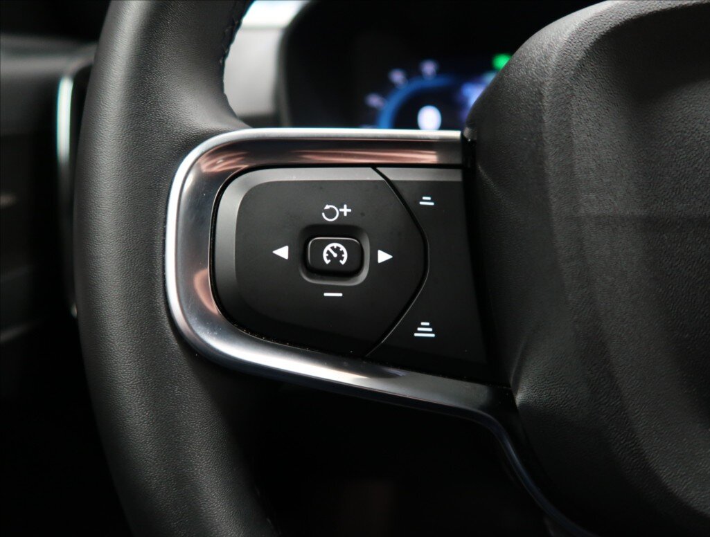 Volvo XC40 SUV 2,0 l 120 kw