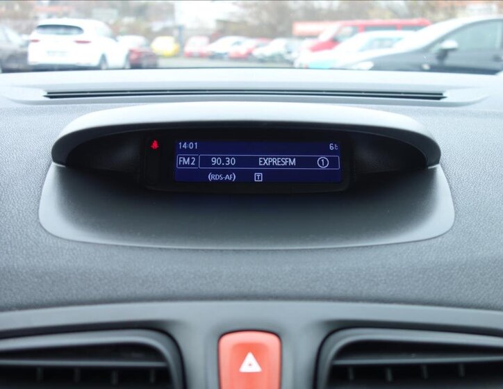 Renault Fluence Sedan / Limuzína 1,6 l 82 kw