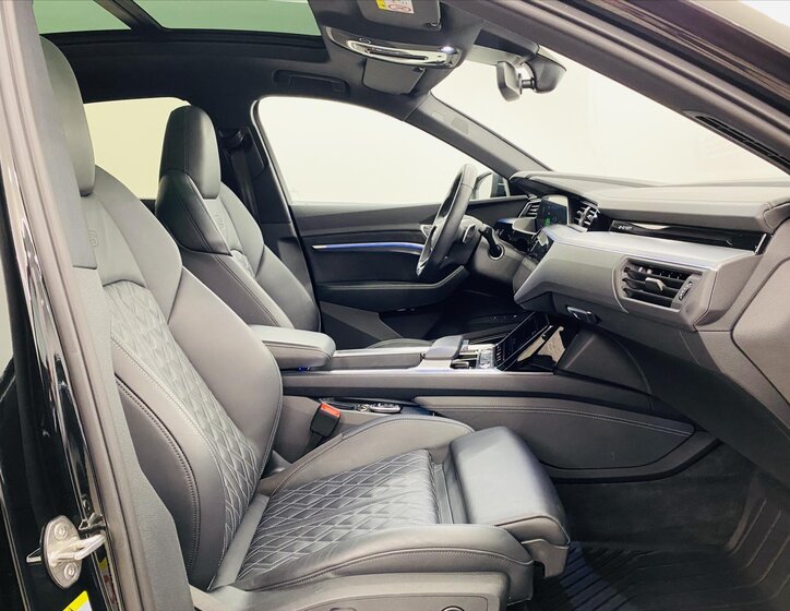 Audi e-tron SUV 0,0 370 kw