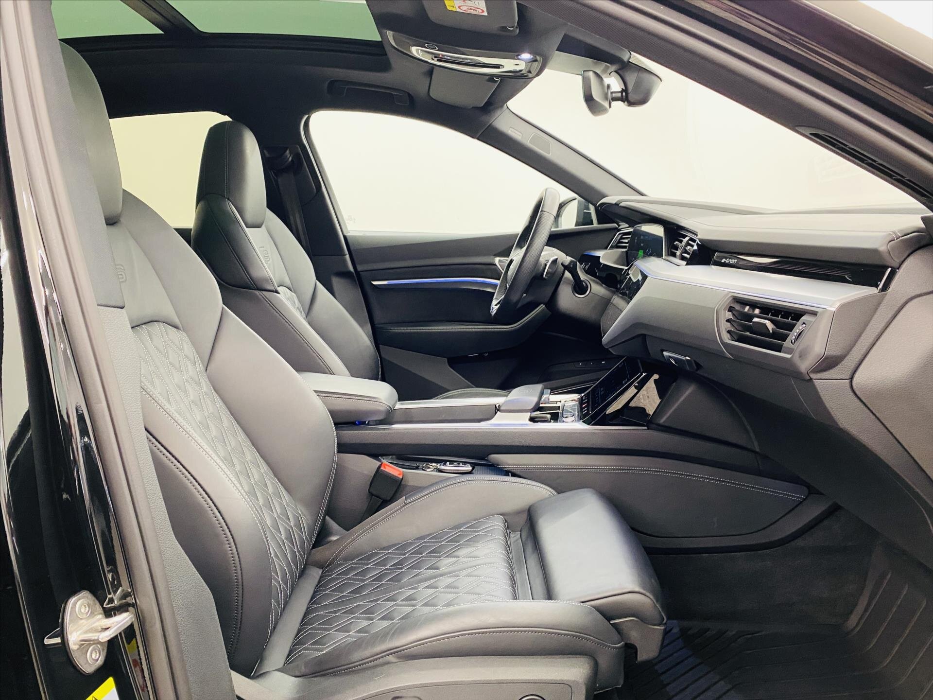 Audi e-tron SUV 0,0 370 kw