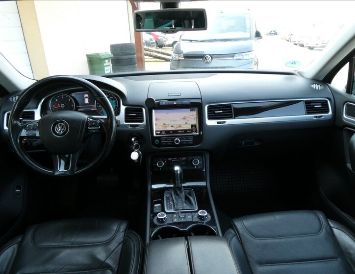 Volkswagen Touareg SUV / Terénní 3,0 l 180 kw