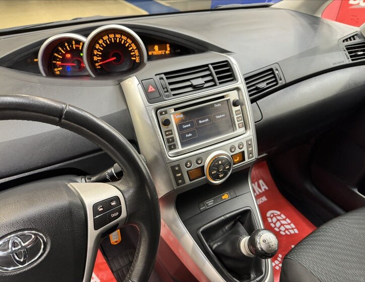 Toyota Verso Kombi 2,0 l 93 kw