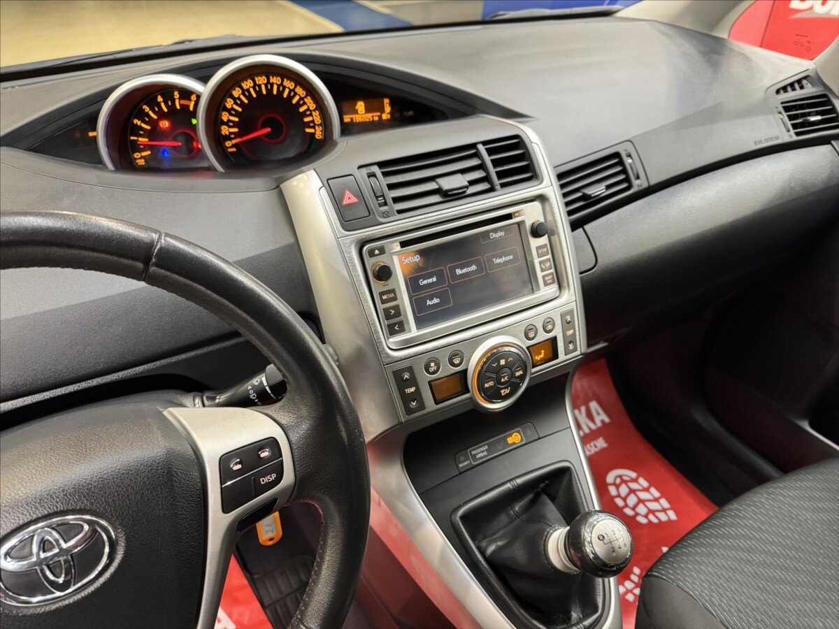 Toyota Verso Kombi 2,0 l 93 kw