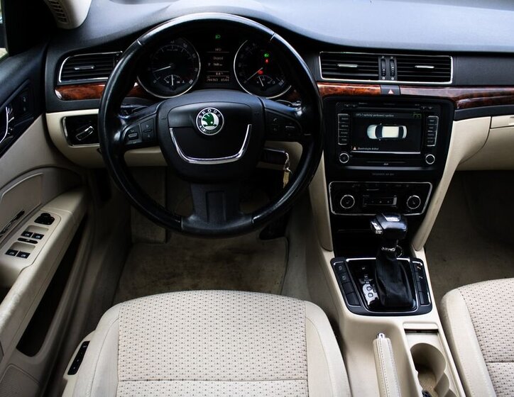 Škoda Superb Sedan 1,8 l 118 kw