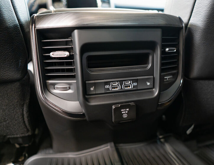 Dodge RAM Pick-up 6,4 l 306 kw