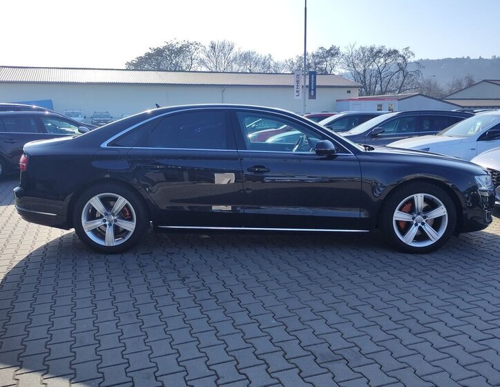 Audi A8 Sedan / Limuzína 3,0 l 190 kw