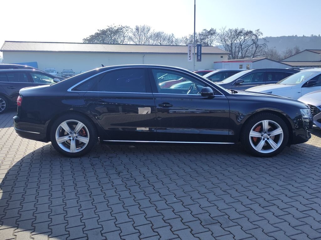 Audi A8 Sedan / Limuzína 3,0 l 190 kw