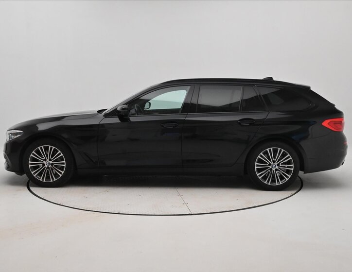 BMW Řada 5 Kombi 3,0 l 195 kw