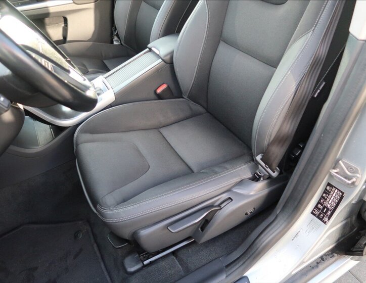 Volvo XC60 SUV 2,4 l 158 kw