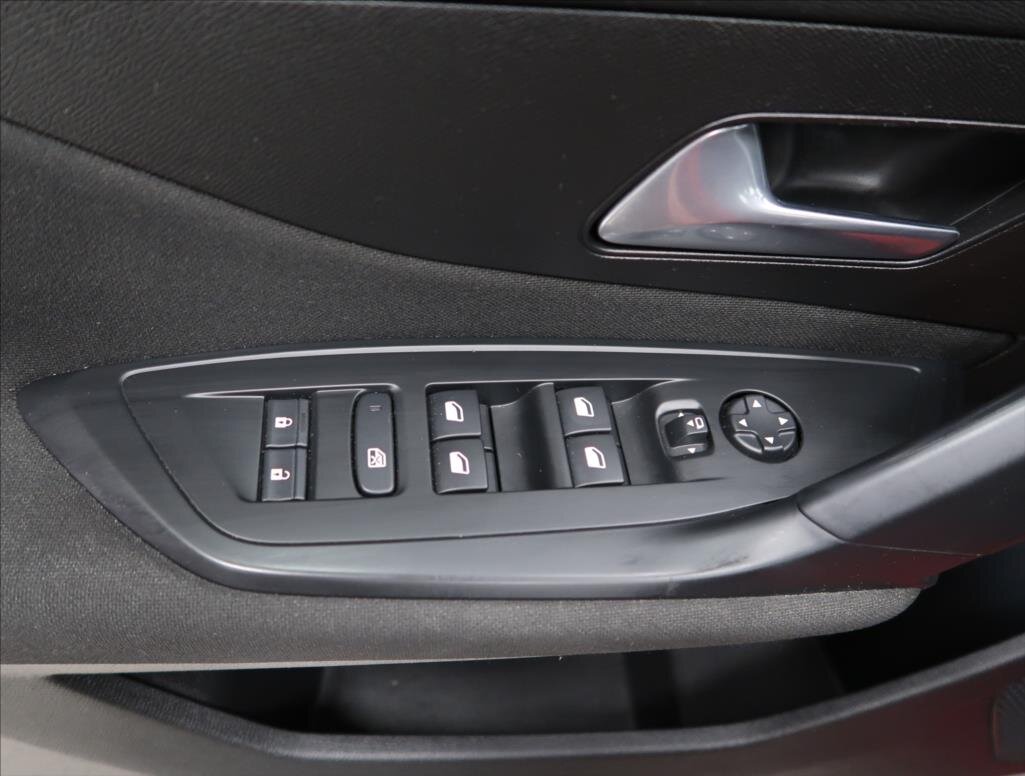 Peugeot 308 Kombi 1,2 l 96 kw