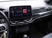 Volkswagen T-Roc SUV / Terénní 2,0 l 110 kw