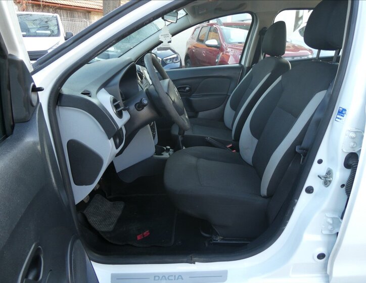 Dacia Sandero Hatchback 1,1 l 55 kw