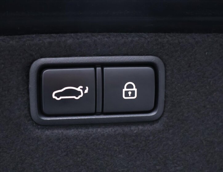 Hyundai Genesis Sedan / Limuzína 3,8 l 232 kw