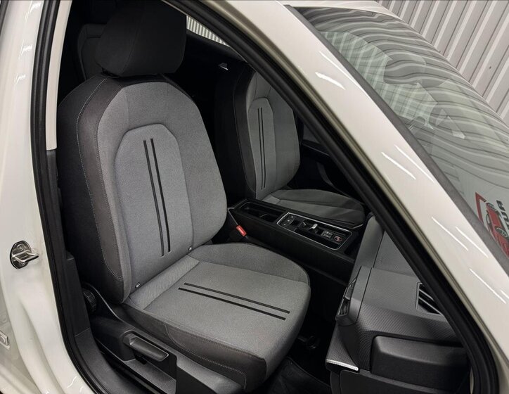 Seat Leon Hatchback 1,5 l 96 kw