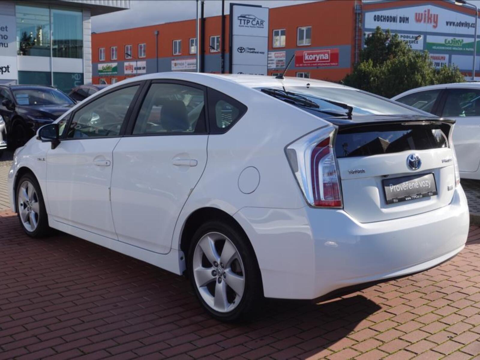 Toyota Prius 6