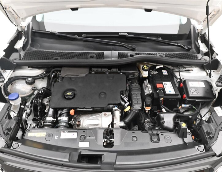 Peugeot 2008 SUV 1,5 l 81 kw