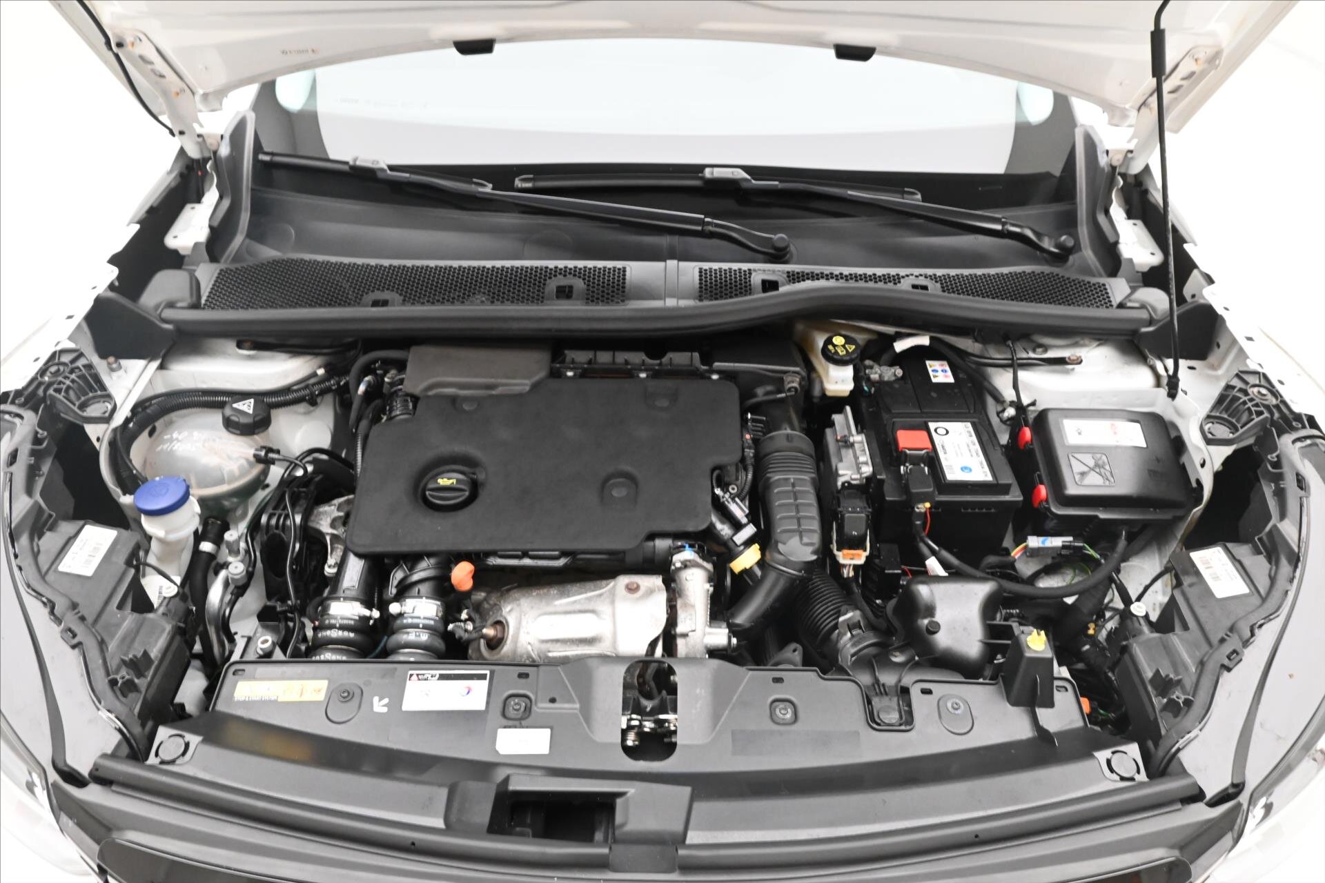 Peugeot 2008 SUV 1,5 l 81 kw