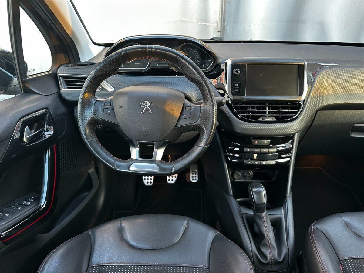 Peugeot 208 Hatchback 1,2 l 81 kw