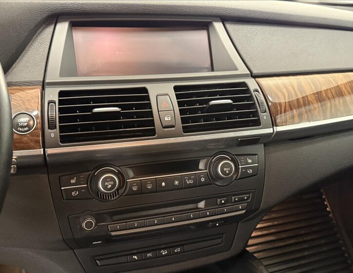 BMW X6 SUV / Terénní 3,0 l 225 kw