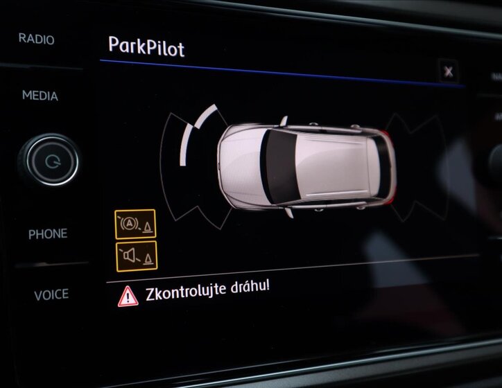 Volkswagen T-Roc CUV 1,6 l 85 kw