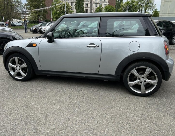 Mini Cooper Hatchback 1,6 l 88 kw