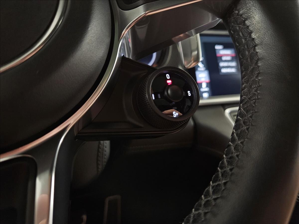 Porsche Panamera Kombi 4,0 l 404 kw