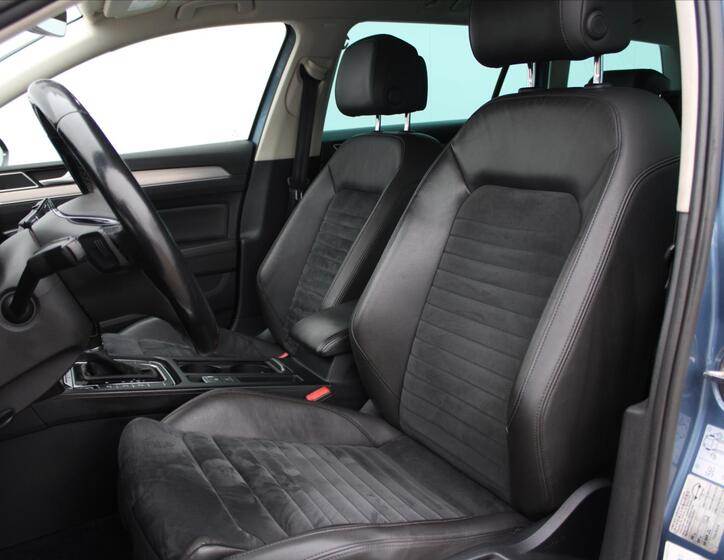 Volkswagen Passat 10