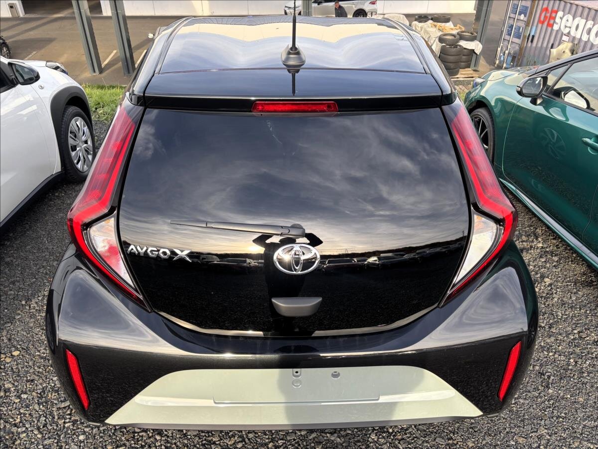 Toyota Aygo Hatchback 1,0 l 53 kw