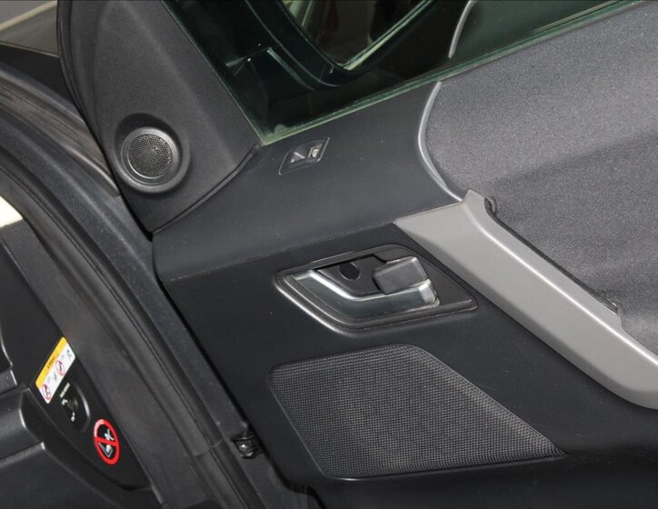 Land Rover Freelander SUV / Terénní 2,2 l 112 kw