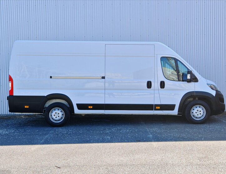 Peugeot Boxer Skříň 2,2 l 121 kw