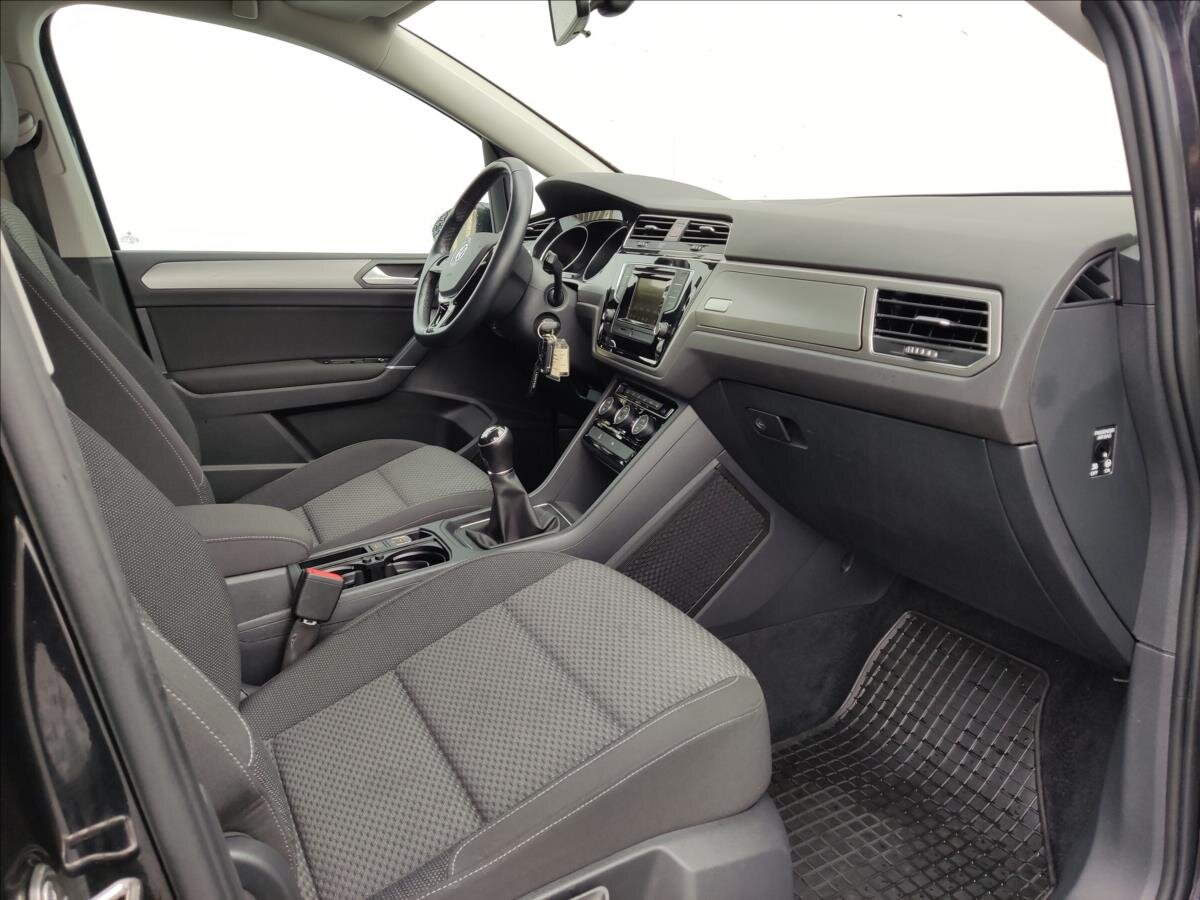 Volkswagen Touran MPV 1,2 l 81 kw