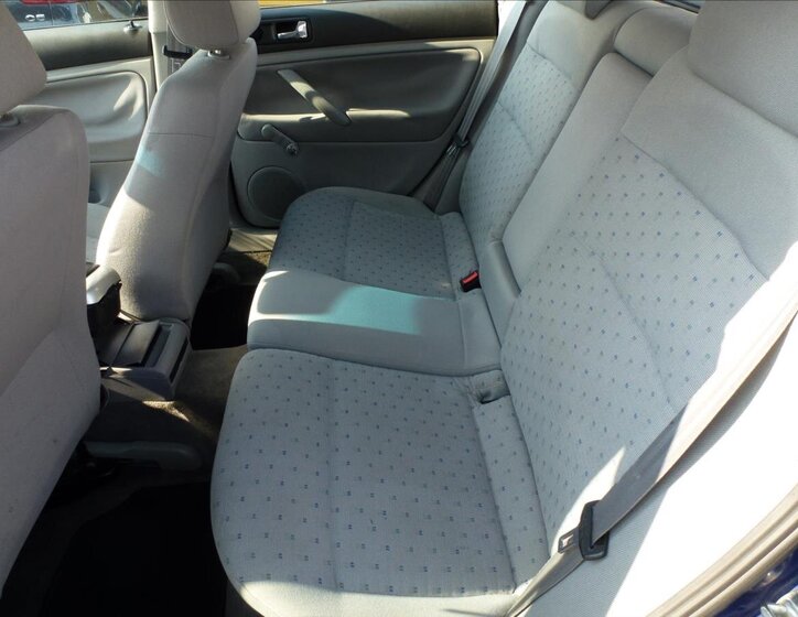 Volkswagen Passat Kombi 1,6 l 74 kw