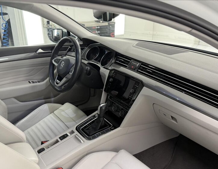 Volkswagen Passat Kombi 2,0 l 140 kw