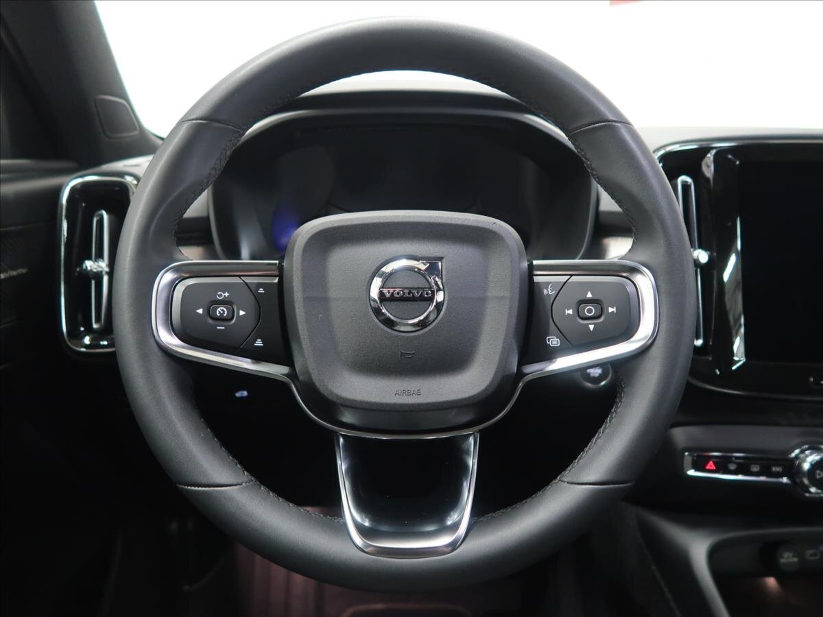 Volvo XC40 Kombi 2,0 l 145 kw