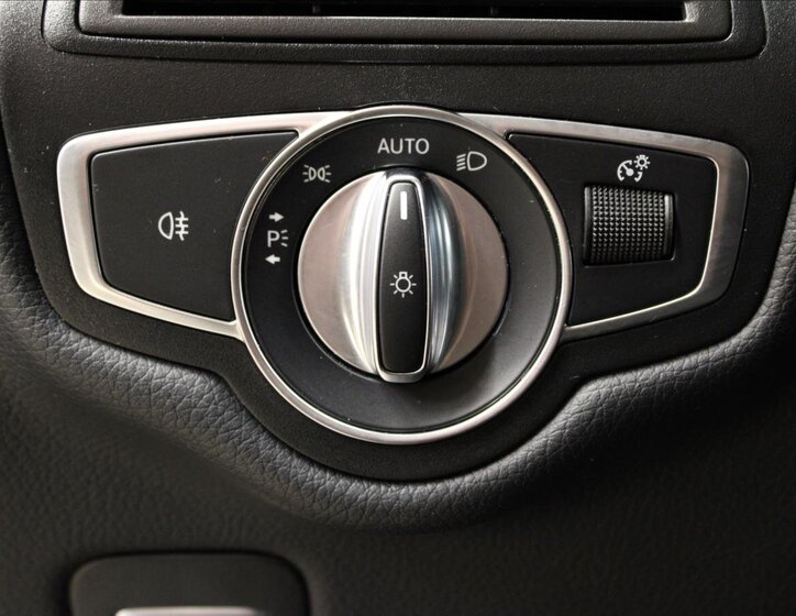 Mercedes-Benz Třídy V Kombi 2,1 l 120 kw