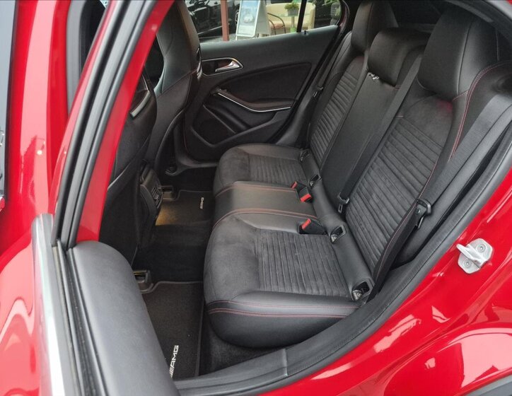 Mercedes-Benz GLA SUV / Terénní 1,6 l 115 kw