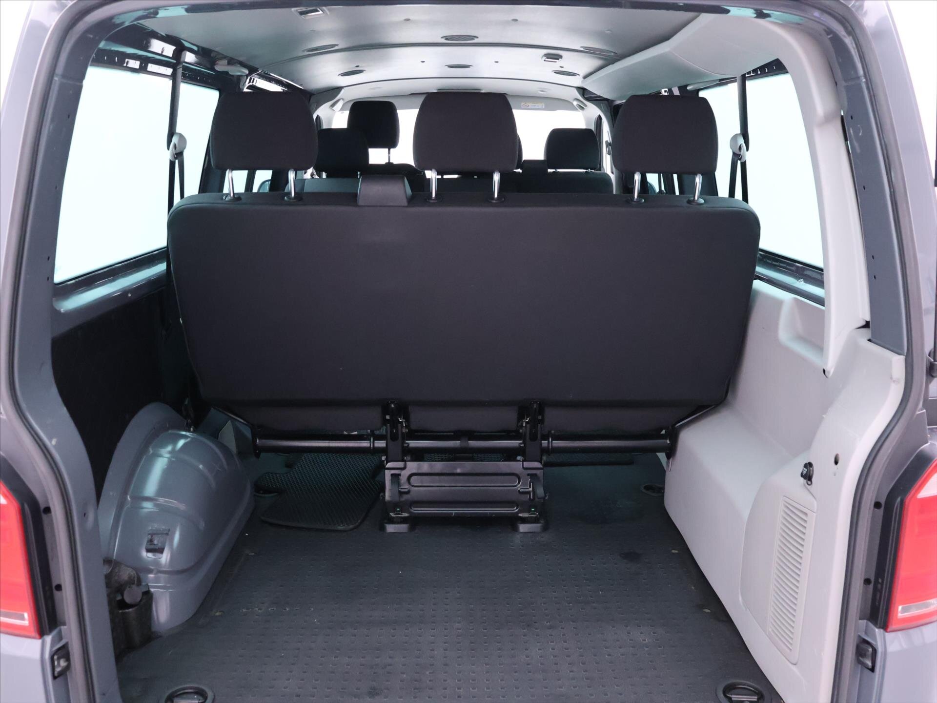 Volkswagen Transporter Kombi 2,0 l 110 kw