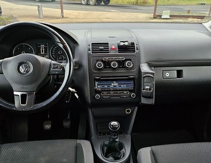 Volkswagen Touran 9